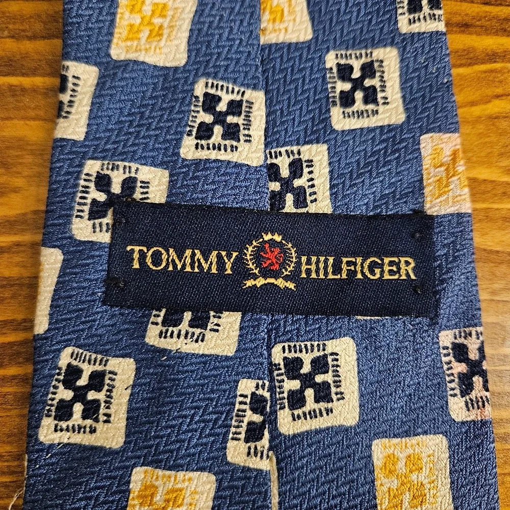 Tommy Hilfiger Silk Tie Bundle (2) Blue Geometric‎ & Black Floral Dot Pattern